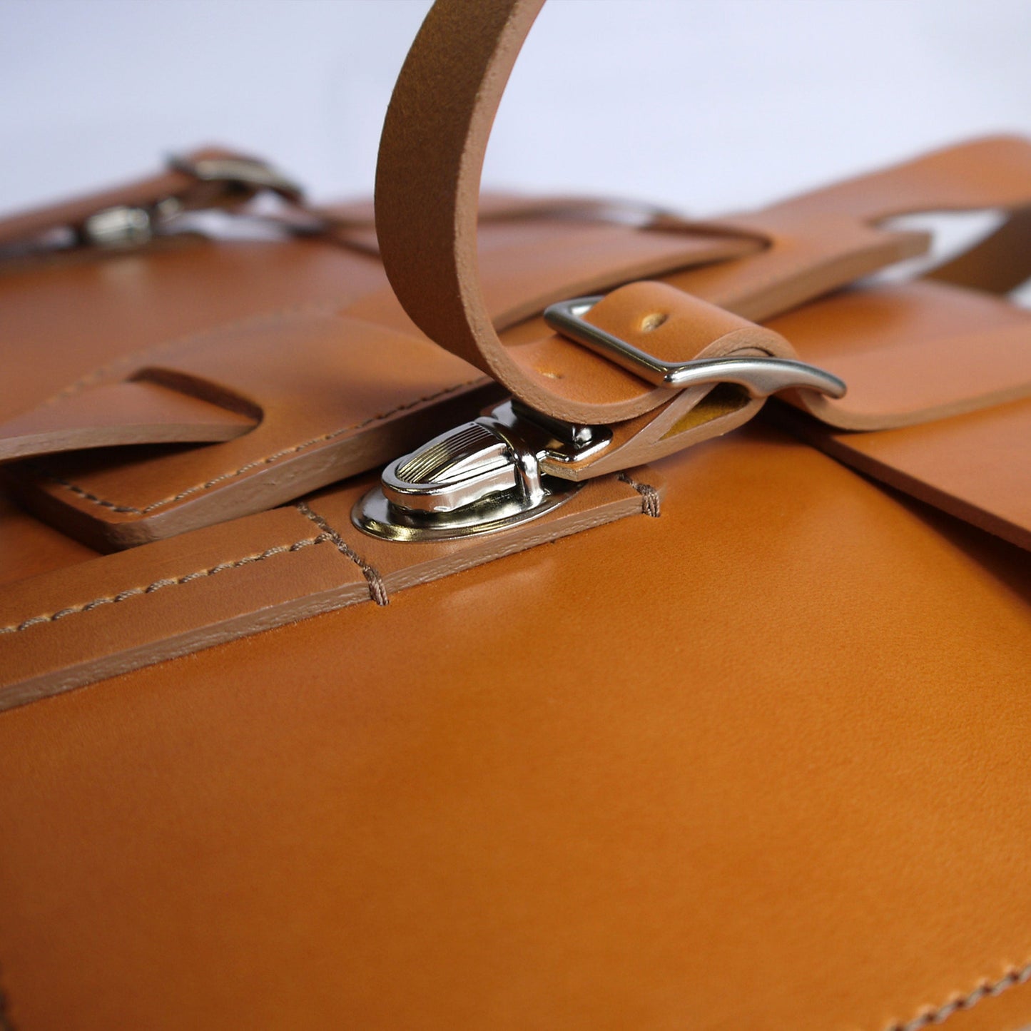 The Classic - English Tan - 16" wide