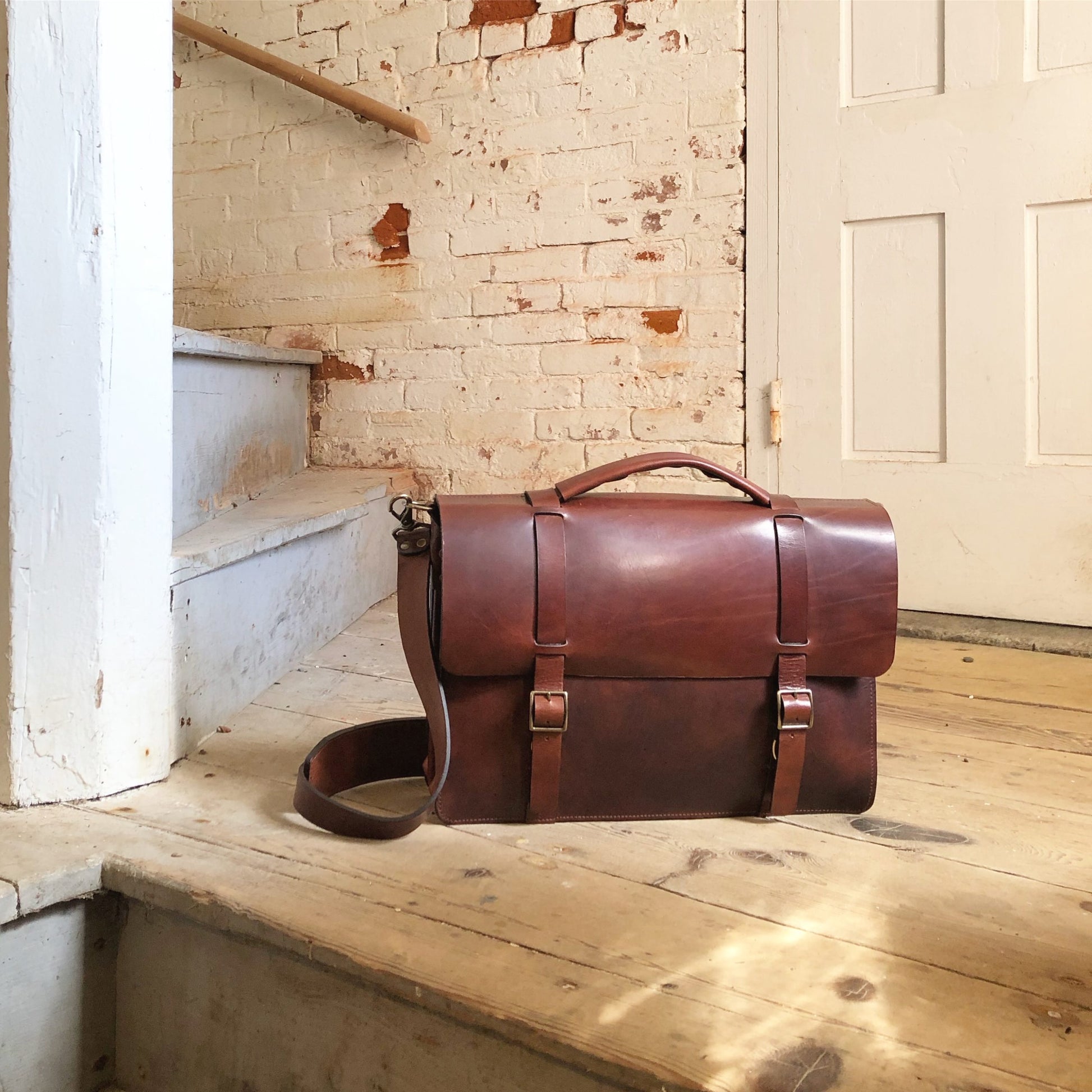 Deckard Distressed Leather Messenger Bag