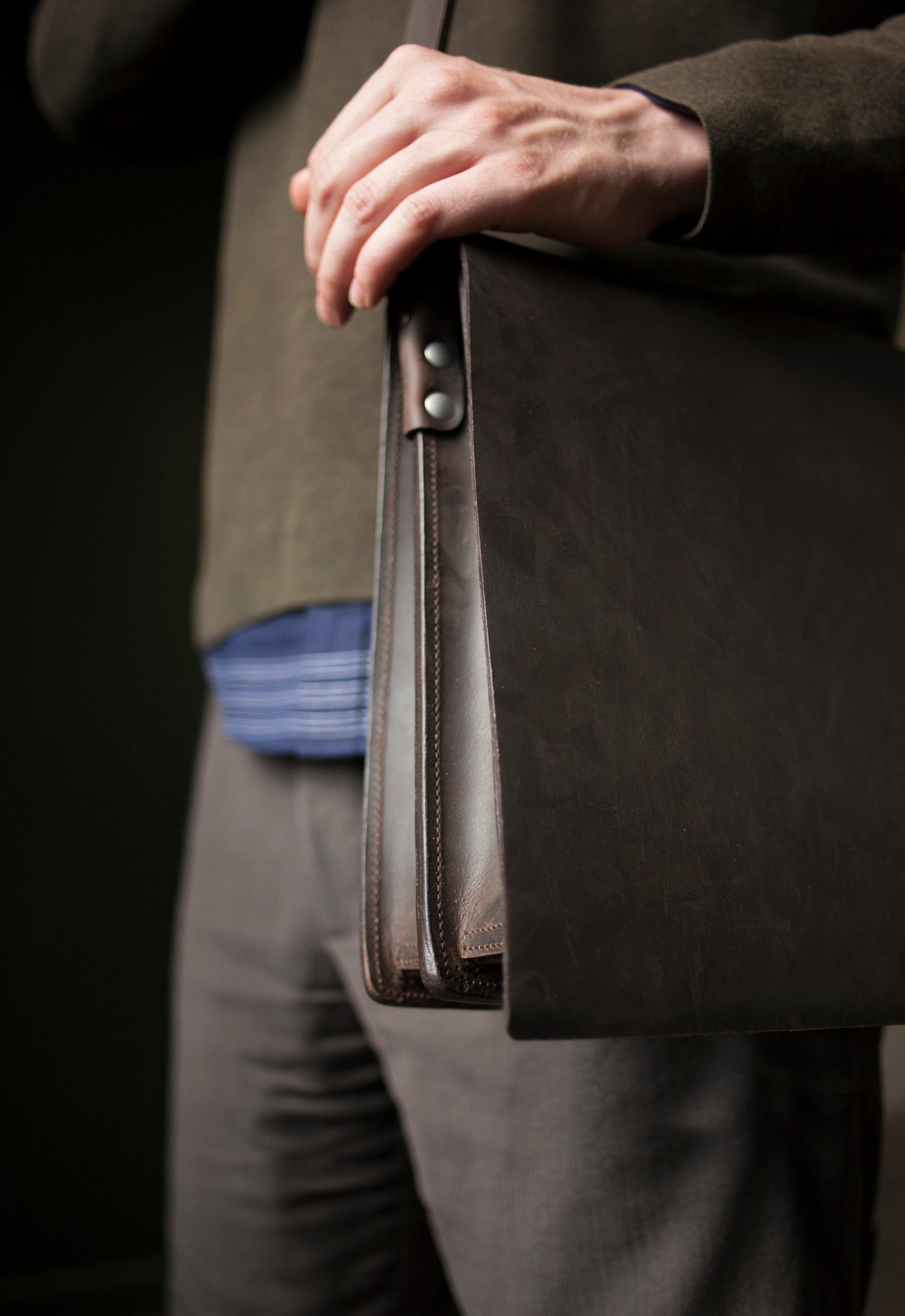 The Minimal - Full Grain Vegetable Tanned Leather Messenger Bag