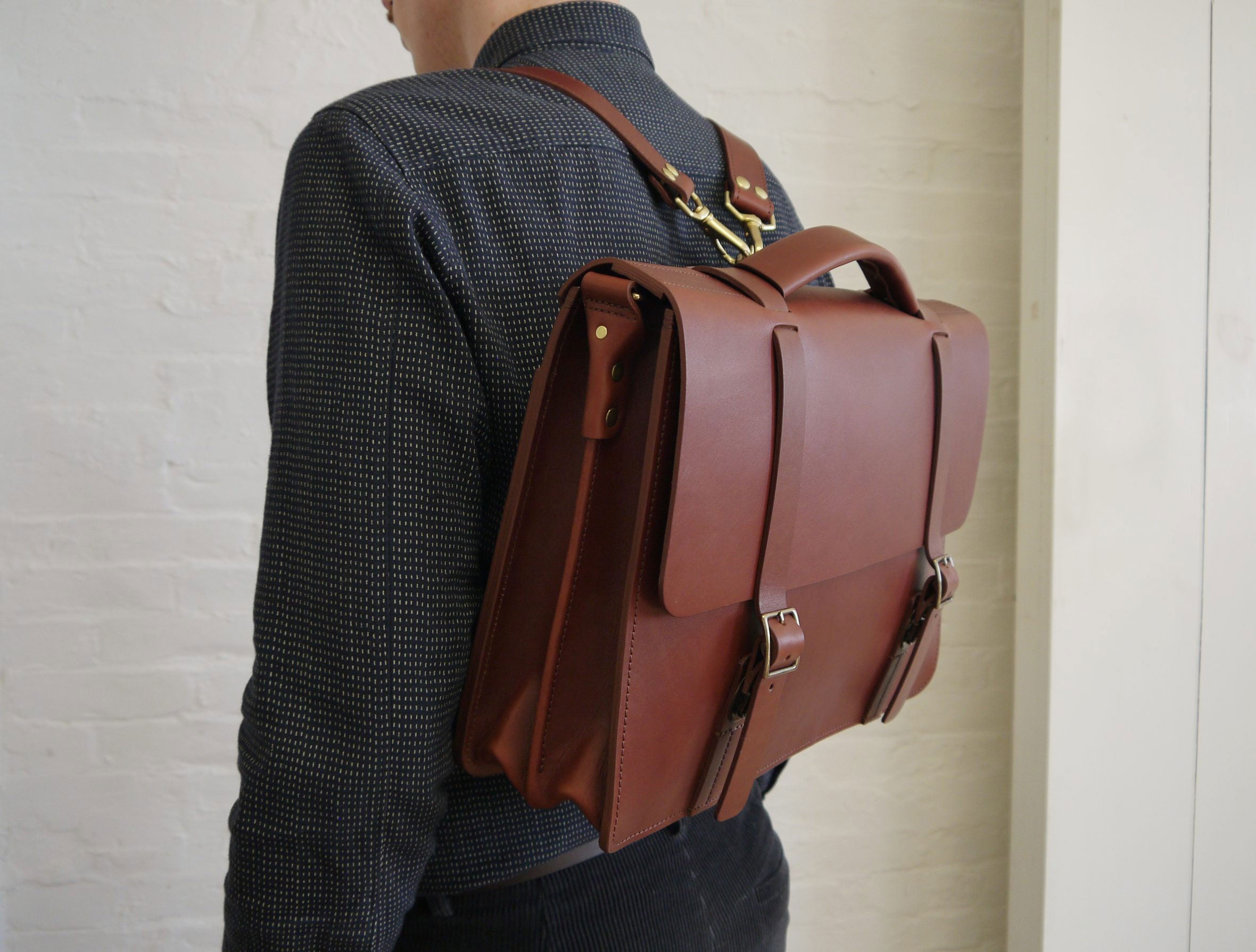 Leather backpack 2025 messenger bag