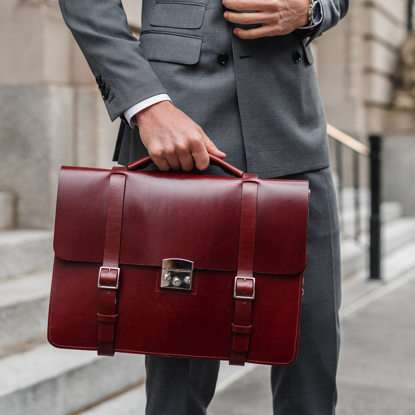 Vegetable tanned cheap leather briefcase