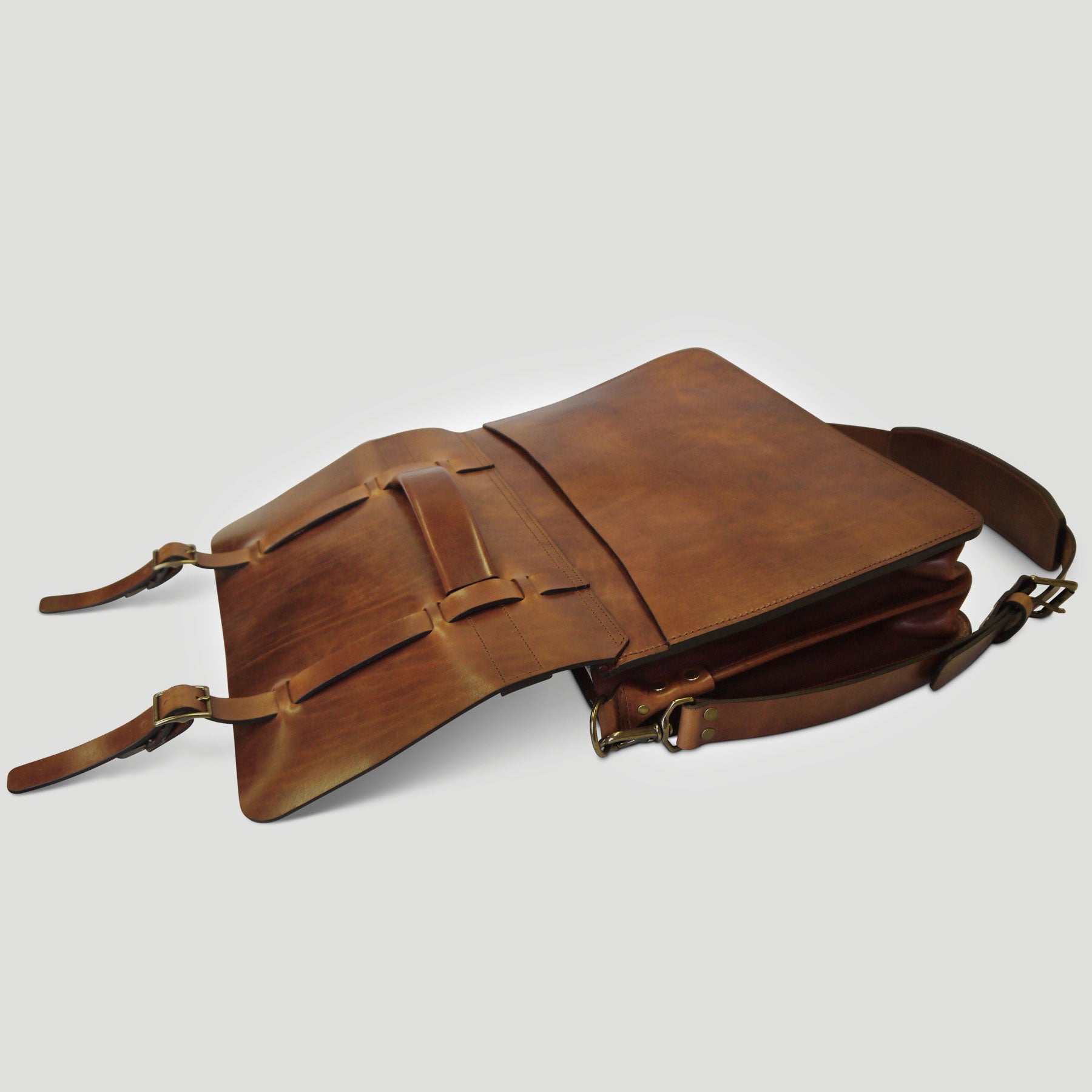 The Classic - Hand Made Leather Messenger Bag – Basader